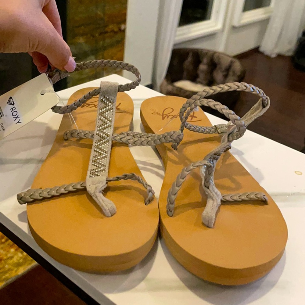 ROXY taupe flat sandals brand new w/ tags SZ 7